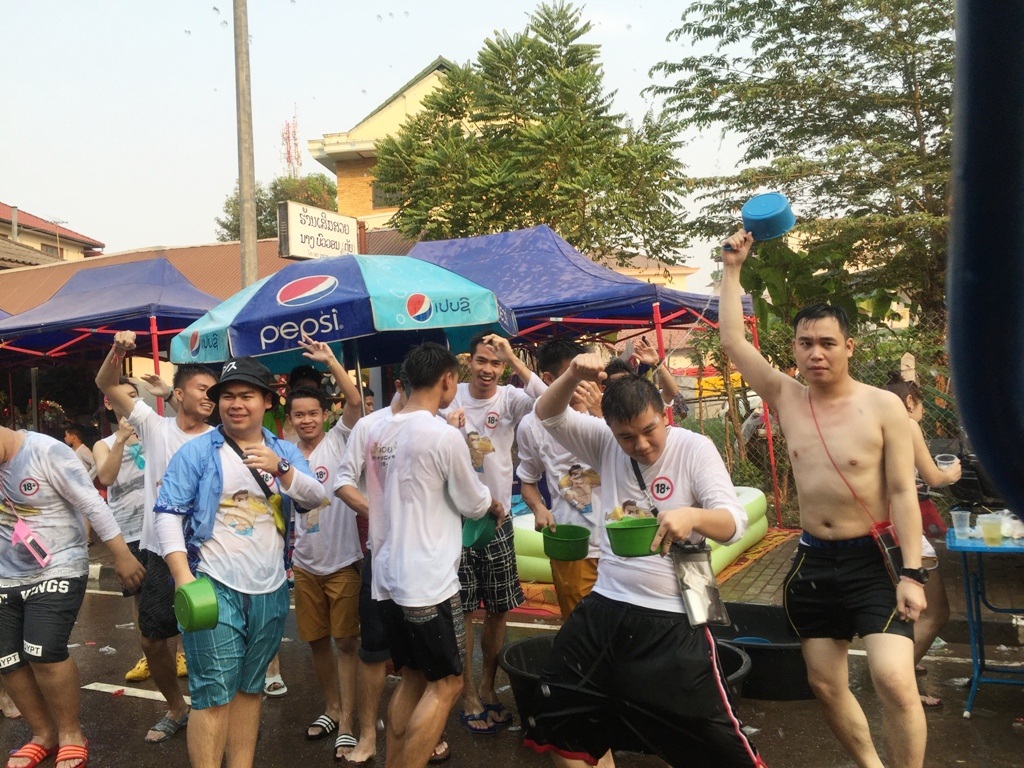 Đắm say cùng Lễ hội té nước ở "đất nước triệu Voi" - 29 Đắm say cùng Lễ hội té nước ở "đất nước triệu Voi" - 29