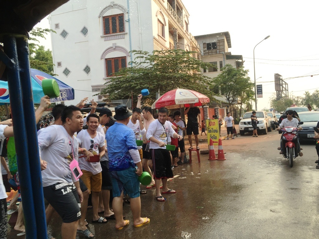 Đắm say cùng Lễ hội té nước ở "đất nước triệu Voi" - 30 Đắm say cùng Lễ hội té nước ở "đất nước triệu Voi" - 30