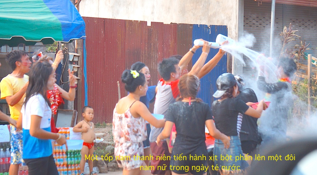 Mừng năm mới ở đất nước hoa Chăm Pa - 7 Mừng năm mới ở đất nước hoa Chăm Pa - 7