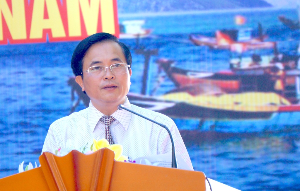 Khai mạc Triển lãm "Hoàng Sa, Trường Sa của Việt Nam - Những bằng chứng lịch sử và pháp lý" - 1 Ông Lê Ngọc Hoa - Phó CT UBND tỉnh Nghệ An phát biểu tại buổi lễ.