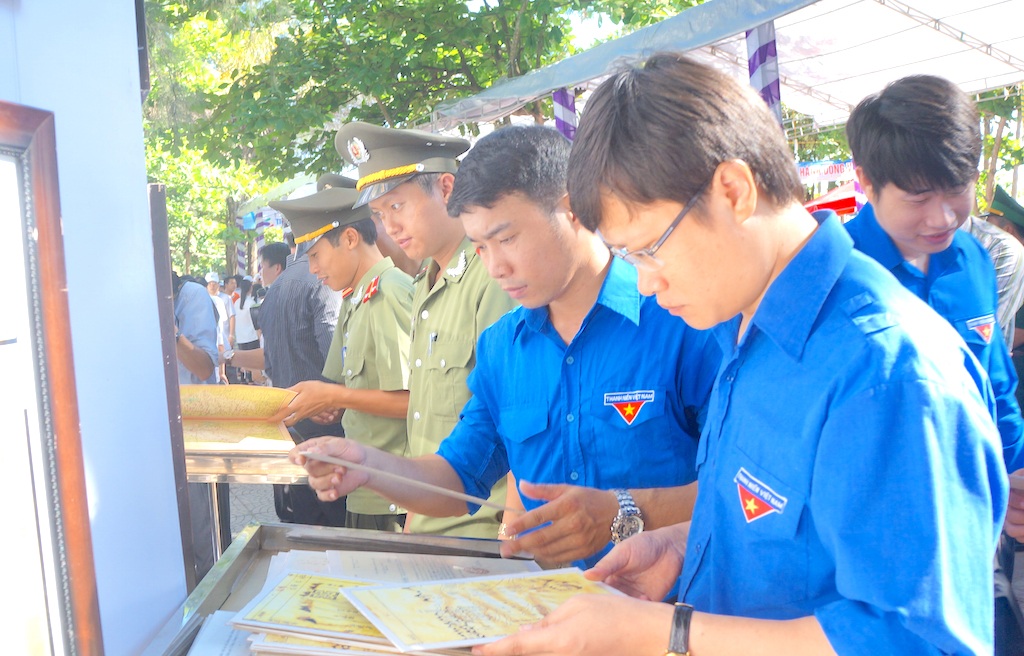 Khai mạc Triển lãm "Hoàng Sa, Trường Sa của Việt Nam - Những bằng chứng lịch sử và pháp lý" - 9 Khai mạc Triển lãm "Hoàng Sa, Trường Sa của Việt Nam - Những bằng chứng lịch sử và pháp lý" - 9