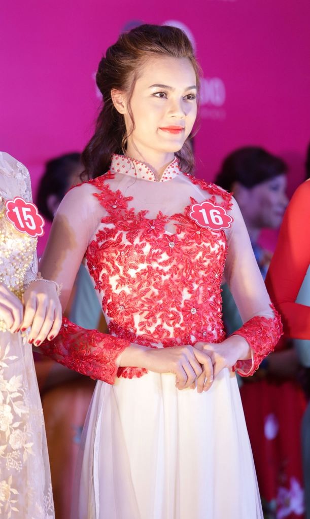 Người đẹp phố biển khoe nhan sắc rạng ngời - 6