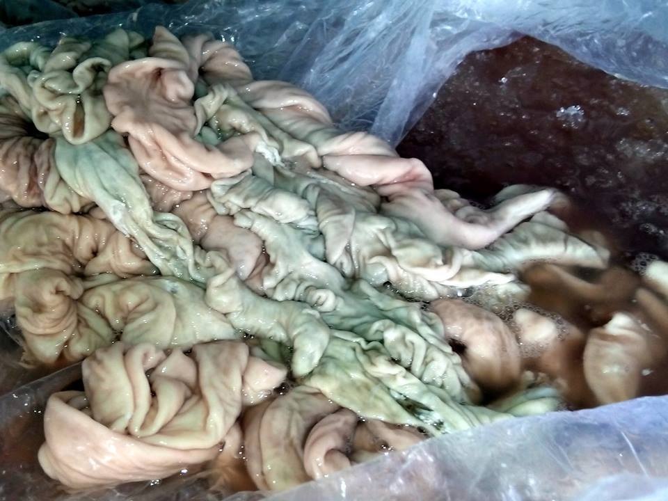 Vận chuyển hàng trăm con chim và nội tạng không có giấy kiểm dịch hợp lệ - 2 Số nội tạng động vật có giấy tờ nhưng không hợp lệ.