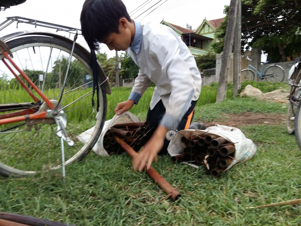 Nhọc nhằn nghề thả trúm bắt lươn - 4 Nhọc nhằn nghề thả trúm bắt lươn - 4