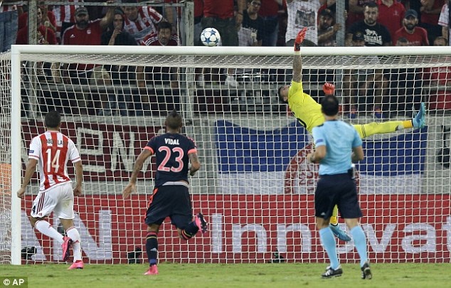 Olympiakos 0-3 Bayern Munich: Thomas Muller rực sáng - 2 Trái bóng rót thẳng vào lưới trong sự bất lực của thủ thành Roberto