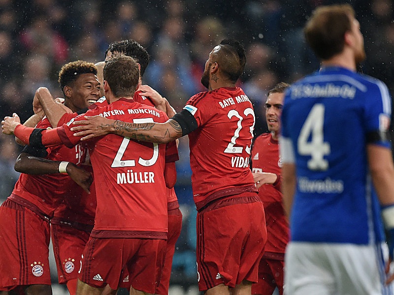 Hạ gục Schalke, Bayern Munich nới rộng khoảng cách với Dortmund - 1 Bayern tạo ra khoảng cách 8 điểm với đội xếp thứ hai chỉ sau 13 vòng đấu
