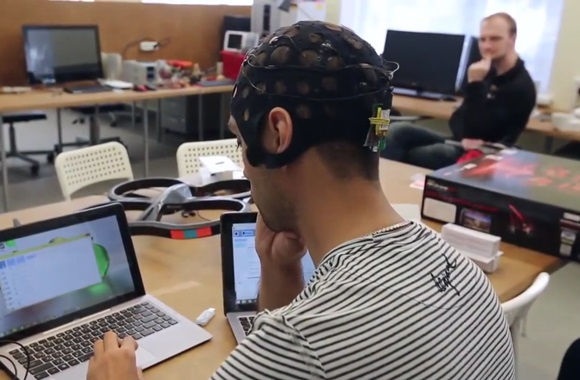 Máy bay điều khiển bởi suy nghĩ - 1 Máy bay điều khiển bởi suy nghĩ - 1