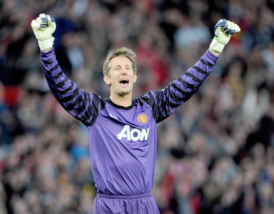 7. Người Hà Lan bay Edwin van der Sar giữ sạch lưới 42 lần khi khoác áo Fulham. Con số đó của anh khi thi đấu cho Manchester United là 92 lần. Qua đó, tổng số trận giữ sạch lưới của Van der Sar là 134 lần, giúp anh đứng thứ 7 trong danh sách.