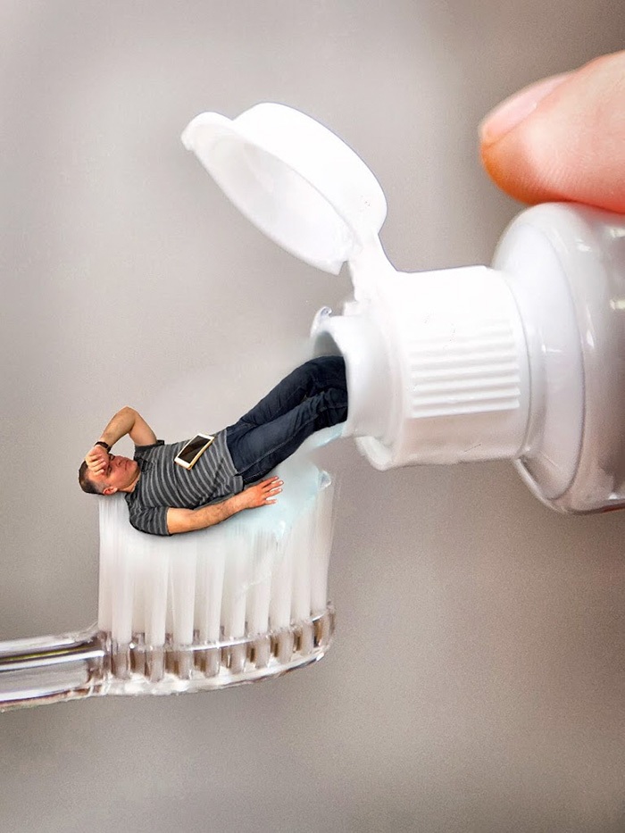 Sếp bị nhân viên chế ảnh khi đang say sưa "giấc mơ trưa" - 1 Sếp bị nhân viên chế ảnh khi đang say sưa "giấc mơ trưa" - 1