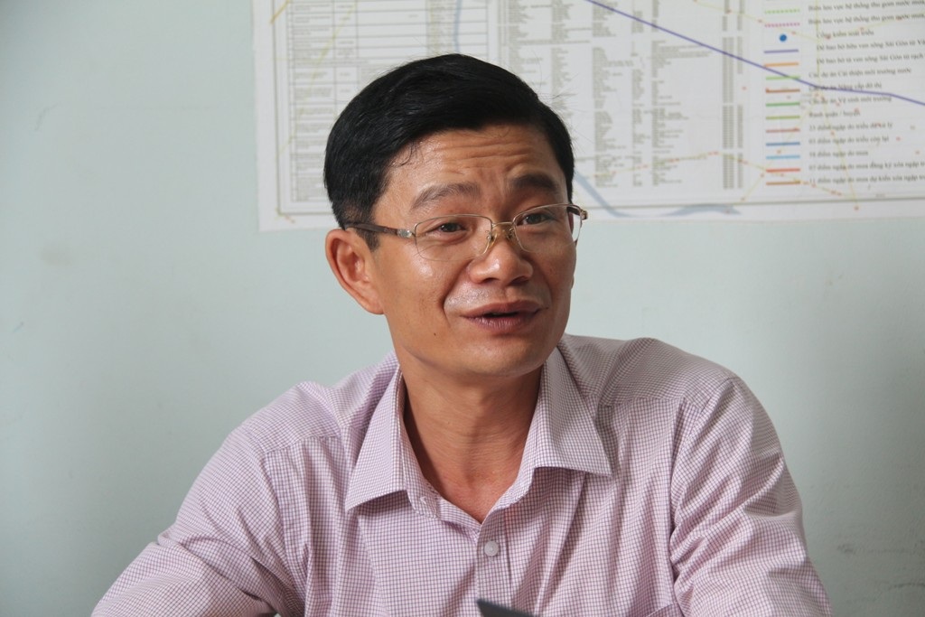 Cơn mưa "nhấn chìm" TPHCM lớn nhất 10 năm nay - 2 Theo ông ông Long, nếu thành phố có mưa lớn và triều cường cao như chiều tối 15/9 thì vẫn có khả năng bị ngập nặng nữa.
