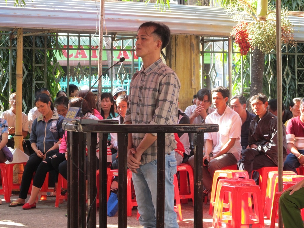 Giết người vì bị quỵt tiền... "trúng đề" - 1 Bị cáo Nguyễn Duy Phương tại phiên tòa xét xử