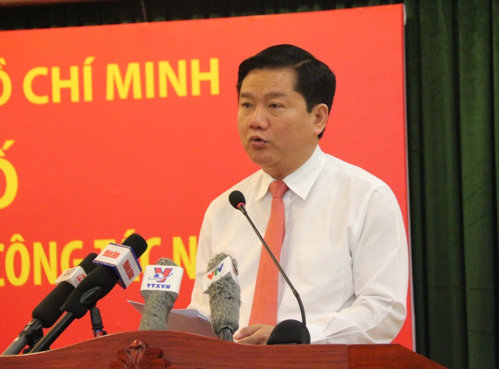 Bí thư TPHCM Đinh La Thăng: Ngừng ngay chúc Tết, tập trung vào công việc! - 1 Bí thư Thành ủy TPHCM Đinh La Thăng yêu cầu chấm dứt ngay các hoạt động chúc tụng đầu năm, tập trung ngay vào công việc