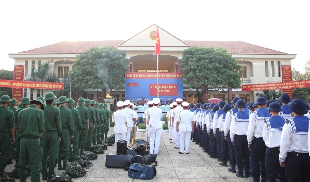 Hơn 4.100 thanh niên lên đường nhập ngũ - 1 Hơn 4.100 thanh niên lên đường nhập ngũ - 1