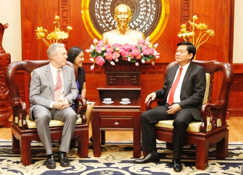 Bí thư Thành ủy TPHCM Đinh La Thăng tiếp ngài Ted Osius -  Đại sứ Hoa Kỳ tại Việt Nam