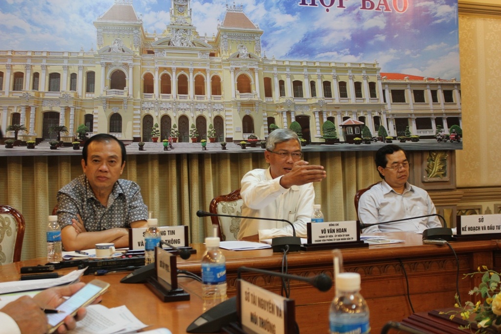 TPHCM cố gắng khởi động lại dự án “nửa tỷ đô đắp chiếu 12 năm” - 1 Chánh Văn phòng UBND TPHCM Võ Văn Hoan