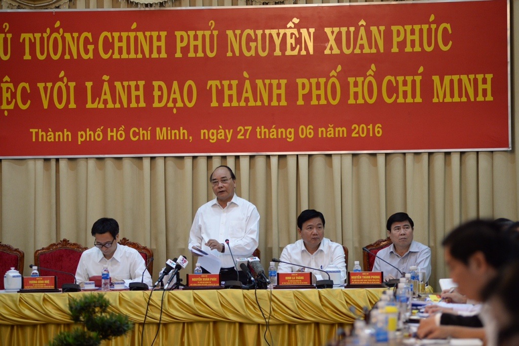 Thủ tướng: TPHCM phải là “Hòn ngọc chiếu sáng viễn Đông” - 2
Thủ tướng Nguyễn Xuân Phúc cho rằng TPHCM phải ước mơ cao hơn, xa hơn.