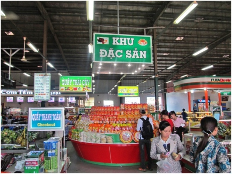 Trải nghiệm chuyến đi - thay đổi định kiến - 2
Quầy đặc sản trái cây vùng miền đa dạng tại trạm dừng Satra