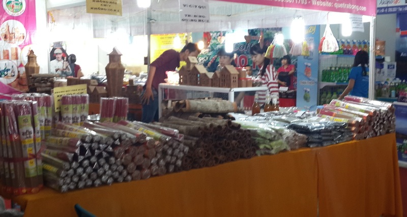 Nhận diện hàng Việt: Gà đồi, lợn mán và quần áo "sale off" - 4 Nhận diện hàng Việt: Gà đồi, lợn mán và quần áo "sale off" - 4