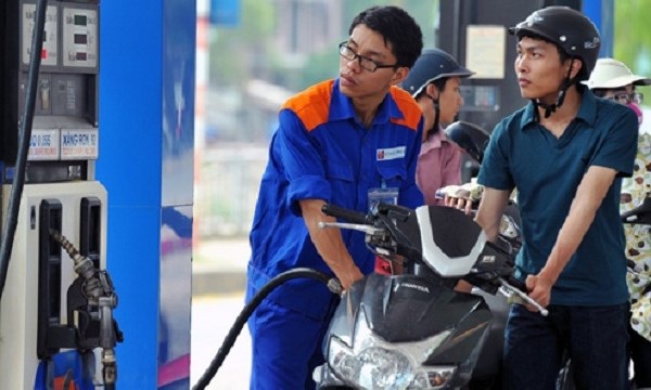 Đổi cách tính, giá xăng dầu lại "cõng" thêm 100 đồng/lít tiền thuế - 1 (Ảnh minh hoạ).