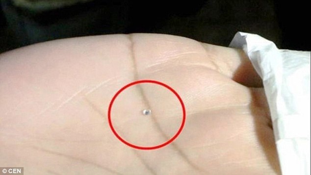 Một túi vài chục viên đá Zirconia có giá khoảng 285.000 đồng