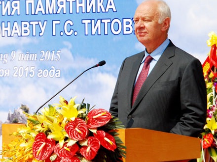 Khánh thành tượng đài anh hùng vũ trụ Ghéc-man Ti-Tốp trên Vịnh Hạ Long - 2 Ngài Vnukov Konxtatin, Đại sức Đặc mệnh toàn quyền Liên bang Nga tại Việt Nam phát biểu tại lễ khánh thành.