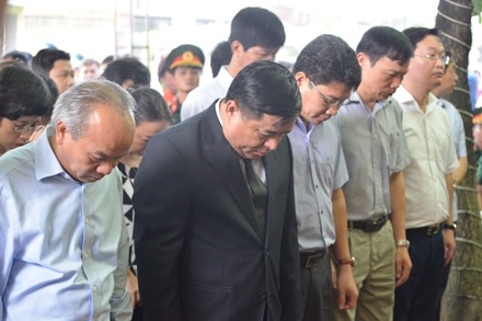 Bộ trưởng Bộ Công an viếng Bí thư và Chủ tịch HĐND tỉnh Yên Bái - 9 Bộ trưởng Bộ Công an viếng Bí thư và Chủ tịch HĐND tỉnh Yên Bái - 9