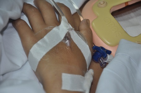 ...Phải sử dụng nhiều thuốc và điều trị sau phẫu thuật nên vô cùng tốn kém.