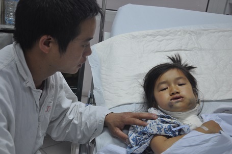 Anh Cháng cho biết lên viện lần này gia đình đã đóng được 5 triệu tiền nhập viện.