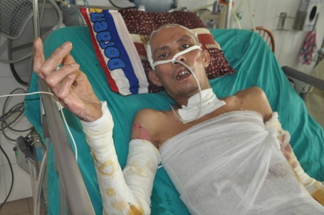 Anh bảo biết ơn bạn đọc Dân trí đã cứu sống anh, cho anh được trở về với vợ với con.