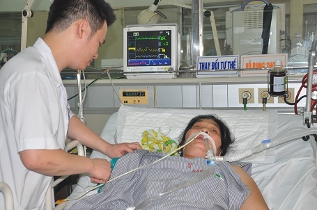 Đã được thay huyết tương đến 5 lần, cô còn phải thay thêm vài lần nữa nhưng không có tiền.