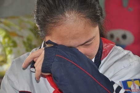 Em nhớ những ngày còn được ở cạnh bố mẹ.