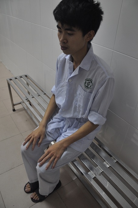 Mọi cánh cửa như đóng sập trước mặt của em.