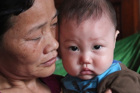 Gương mặt u buồn của bé Nhật Minh trước kia...