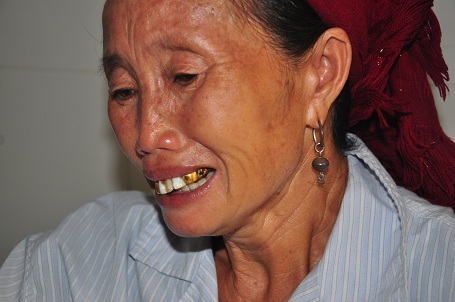 Đi vay cả bản mới được 20 triệu đồng, số tiền còn lại cô chịu không biết vay của ai.