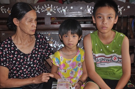 Được bạn đọc báo Dân trí giúp đỡ, cuộc sống của ba bà cháu đã khá hơn rất nhiều.