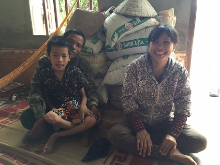 Sắp có ngôi nhà cho riệng mình, vợ chồng chị Vân vô cùng hạnh phúc.