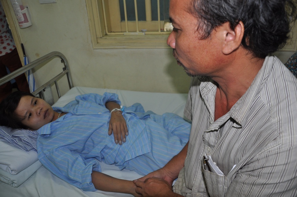 Hai bố con anh Tám hiện đang ở khoa Nội - BV Tim Hà Nội.