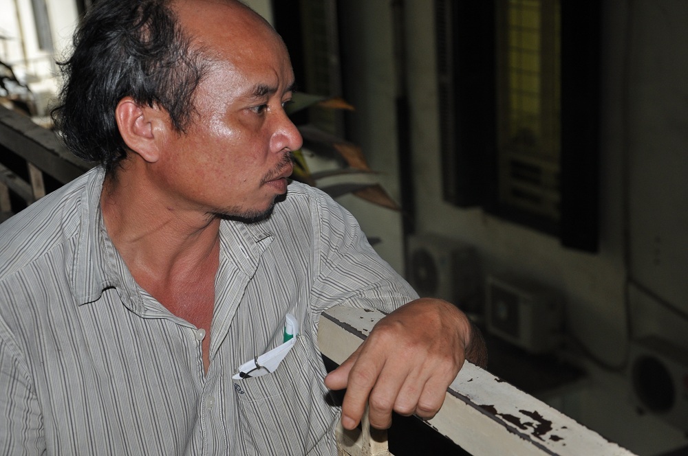 Anh Tám sợ hãi...