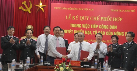 Kịp thời nắm bắt tâm tư, khiếu nại, tố cáo của nông dân - 1 Lễ ký quy chế phối hợp giữa Hội Nông dân Việt Nam và Thanh tra Chính phủ diễn ra hôm qua 29/9 (Ảnh: TTCP).