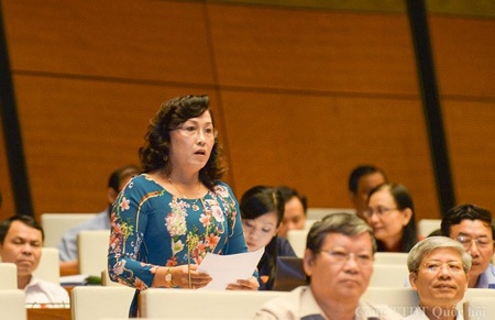 Chi 1,5 tỷ đồng làm... băng ghi hình để được công nhận 17 xã đảo (!?) - 1 Đại biểu Nguyễn Thị Kim Bé (Ảnh: Quochoi.vn)