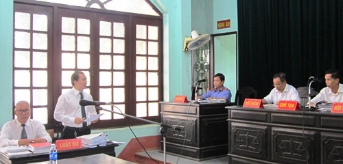 Muốn kiện chủ tịch huyện, hãy gửi đơn tới TAND tỉnh - 1
Sẽ có thêm các cơ chế để giải quyết những vụ kiện hành chính (Ảnh minh họa)