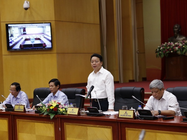 Bộ trưởng Trần Hồng Hà chỉ đạo tại một hội nghị của Bộ Tài nguyên và Môi trường (Ảnh: Bộ TN&MT)