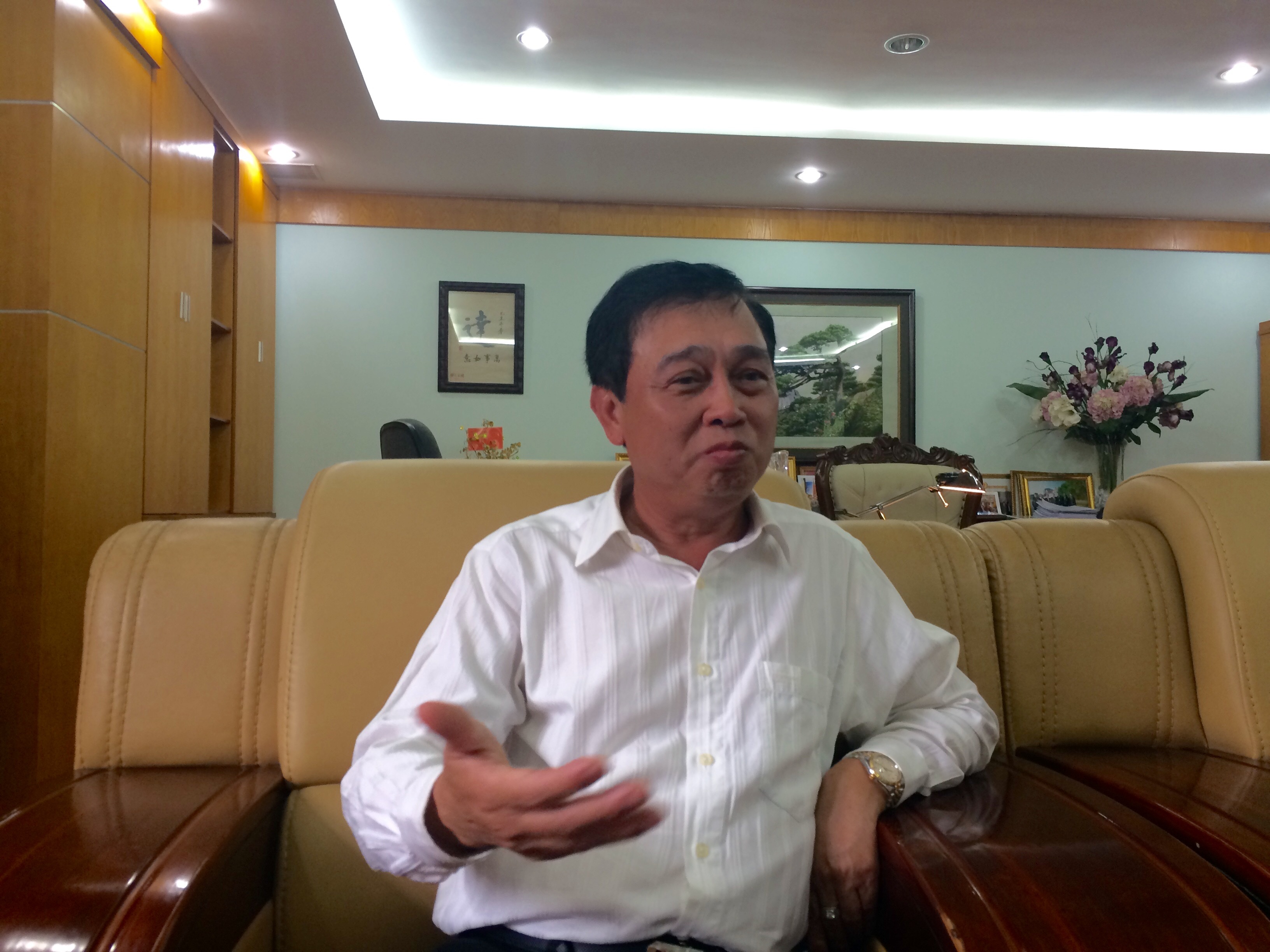 Ông Nguyễn Đức Hạnh trao đổi với PV Dân trí (Ảnh: T.K)