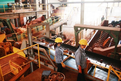 Thẩm định điều tra tiềm năng bauxite ở các tỉnh miền Nam - 1 Nhà máy alumin Tân Rai (Ảnh minh họa)