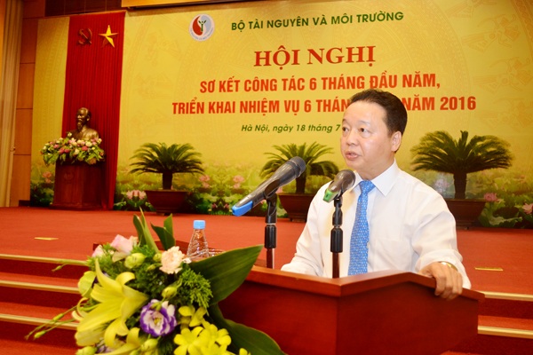 Bộ trưởng Trần Hồng Hà phát biểu tại hội nghị (Ảnh: Việt Hùng)