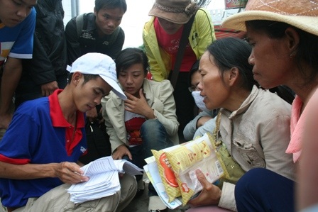 Cận ngày thi, sĩ tử tấp nập dồn về thành phố - 6