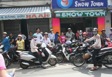 Phụ huynh bức xúc vì trường thi “giam” thí sinh - 1 Phụ huynh bức xúc vì trường thi “giam” thí sinh - 1