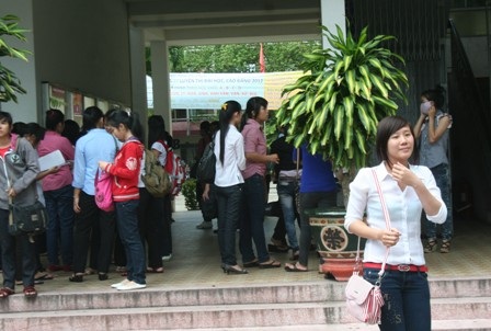 Đề Lý nhẹ nhàng, đề Sinh hơi dài, đề Văn vừa sức - 7 Đề Lý nhẹ nhàng, đề Sinh hơi dài, đề Văn vừa sức - 7