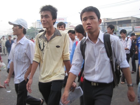 Thí sinh hoàn thành môn thi đầu tiên - 6