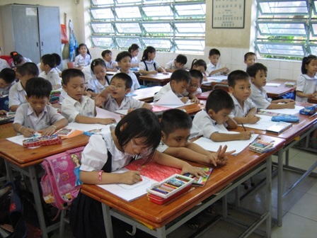 TPHCM: Căng thẳng trường lớp vì số học sinh tăng - 1 TPHCM: Căng thẳng trường lớp vì số học sinh tăng - 1